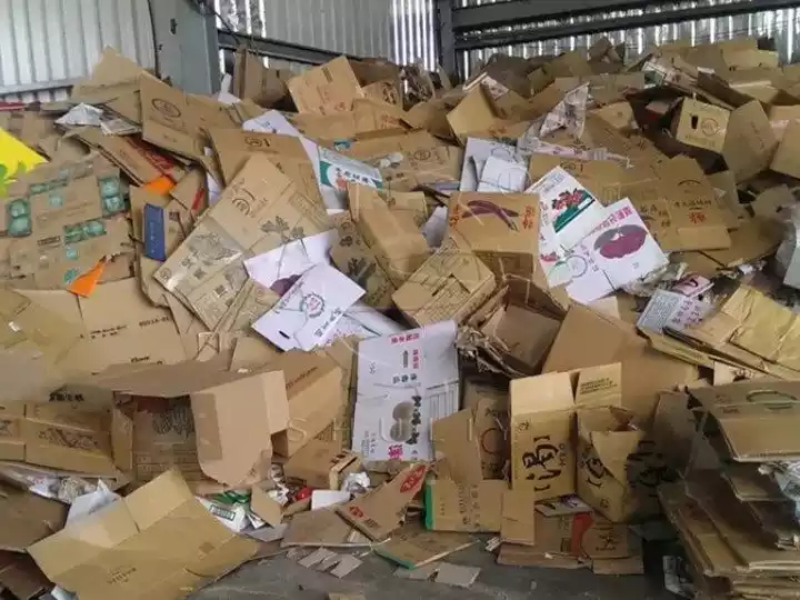 cartón de desecho