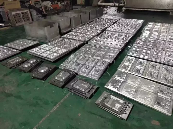 replaceable forming molds